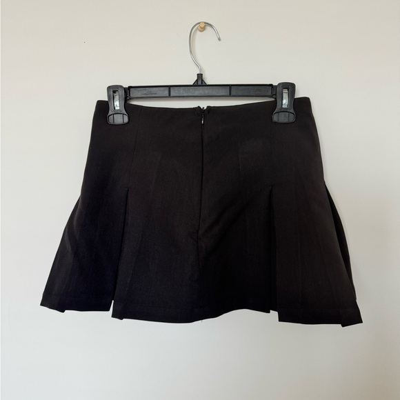 NWOT Black Pleated Mini Skirt - Picture 5 of 7